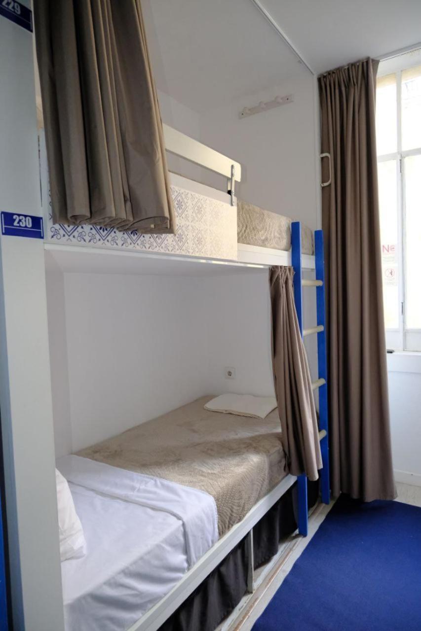 Paradise Hostel *